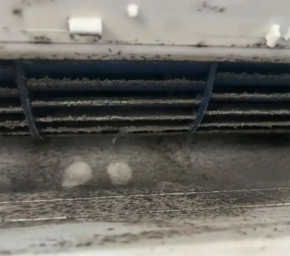 泊头空调吹的风有股烧焦味是怎么回事